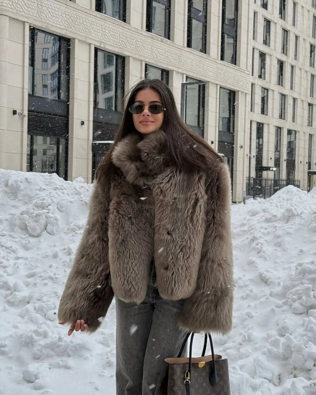 2025 Winter Women's Faux Fur Coats Fashion Stand Collar Short Jackets Warm Long Sleeve High Street Commute Lady Brown Outerwear